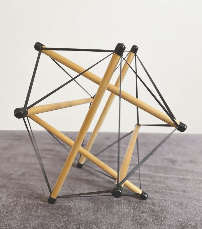 Tensegrity-Modell – Prinzip aus Zug- und Druckelementen